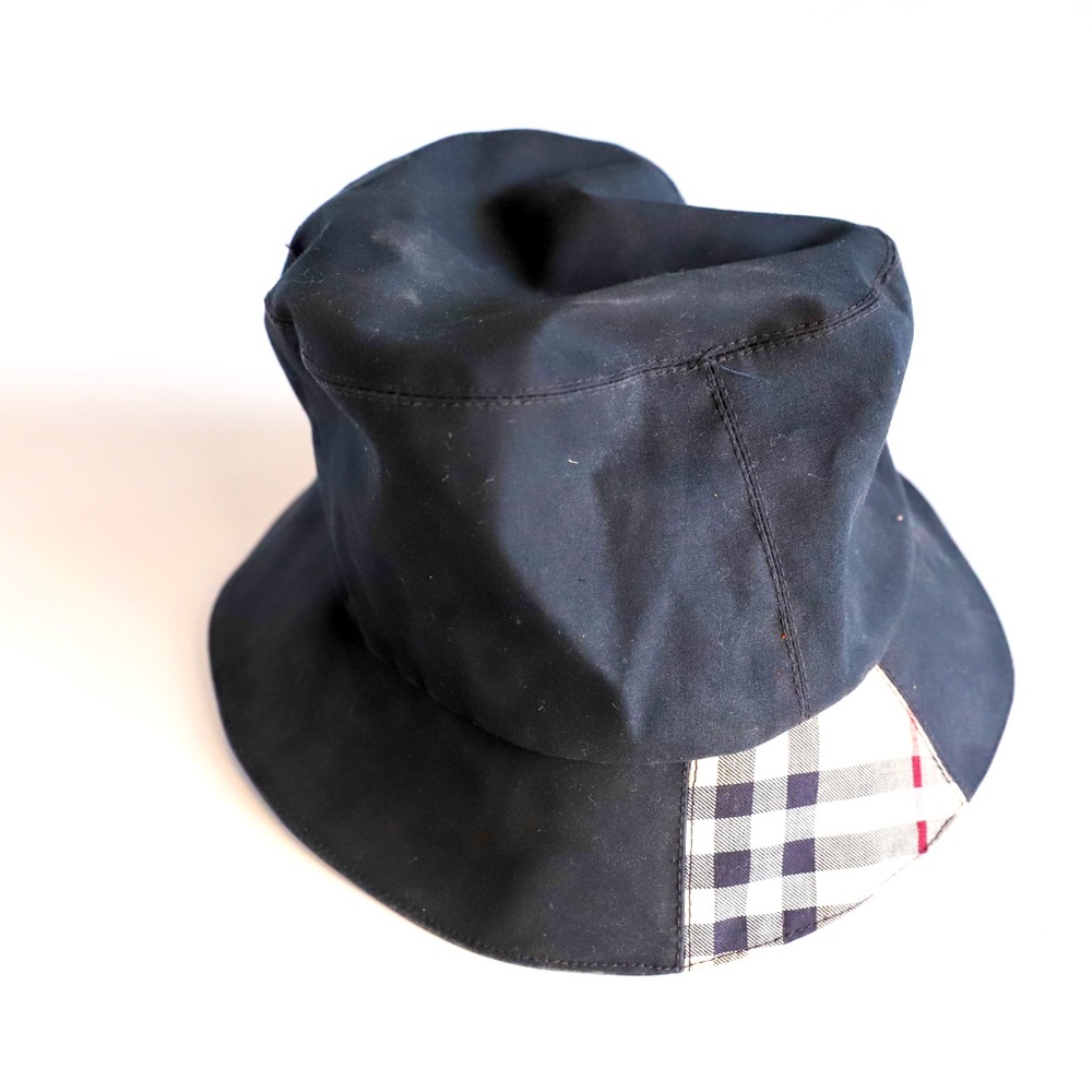 Burberry Black Bucket Hat - Picture 1 of 3